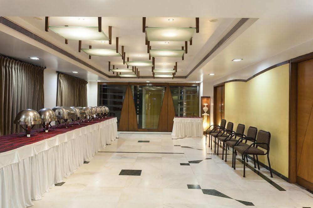 Hotel Vrishali Executive Kolhapur Buitenkant foto
